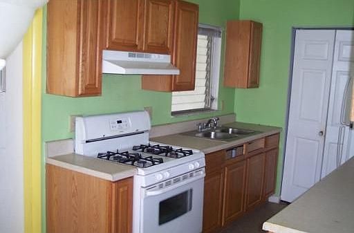2nd image of 106 Roselyn Ave