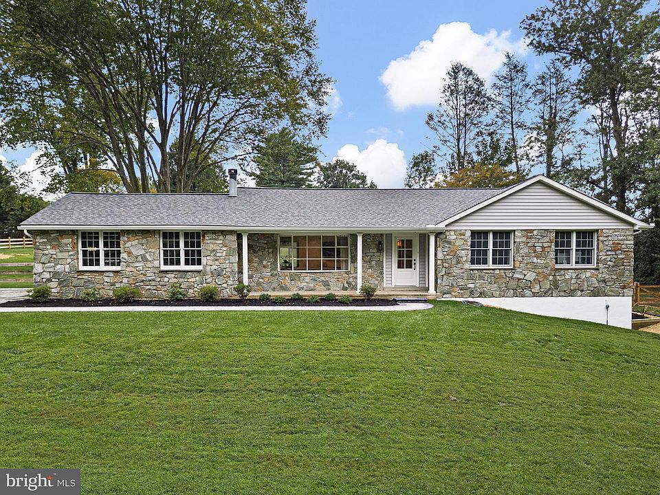 1st image of 940 Sills Mill Rd