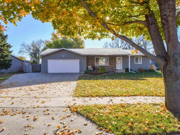 6113 W Sioux K Ct, Sioux Falls, SD 57106