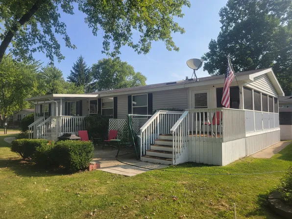 6404 Shore Breeze Dr #165, Brighton, MI 48114