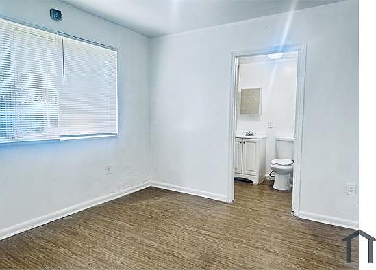 4th image of 352 NW 11th St APT 4