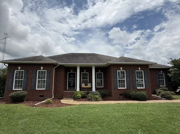 407 Robins St, Lawrenceburg, TN 38464