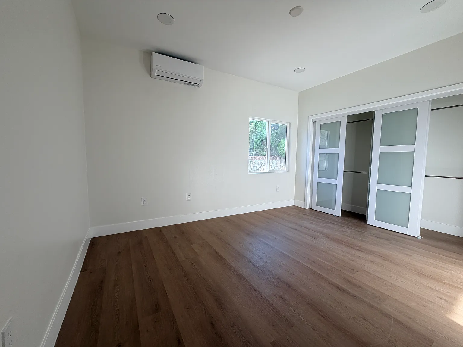 2 bed, 800 sqft, $2,800 — Photo 2