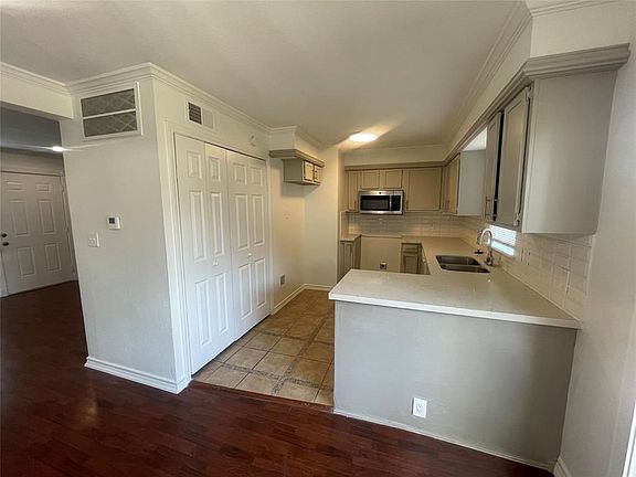 3rd image of 1221 Cedar Post Ln APT 2B