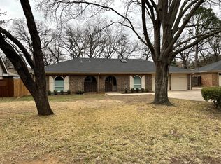 1904 Park Grove Ct, Arlington, TX 76015