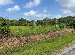 12 Sherwood Dr, Rockport, TX 78382
