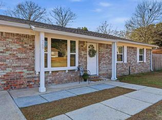 769 El Camino Dr, Cantonment, FL 32533