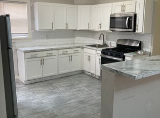 319 21st St, Irvington, NJ 07111