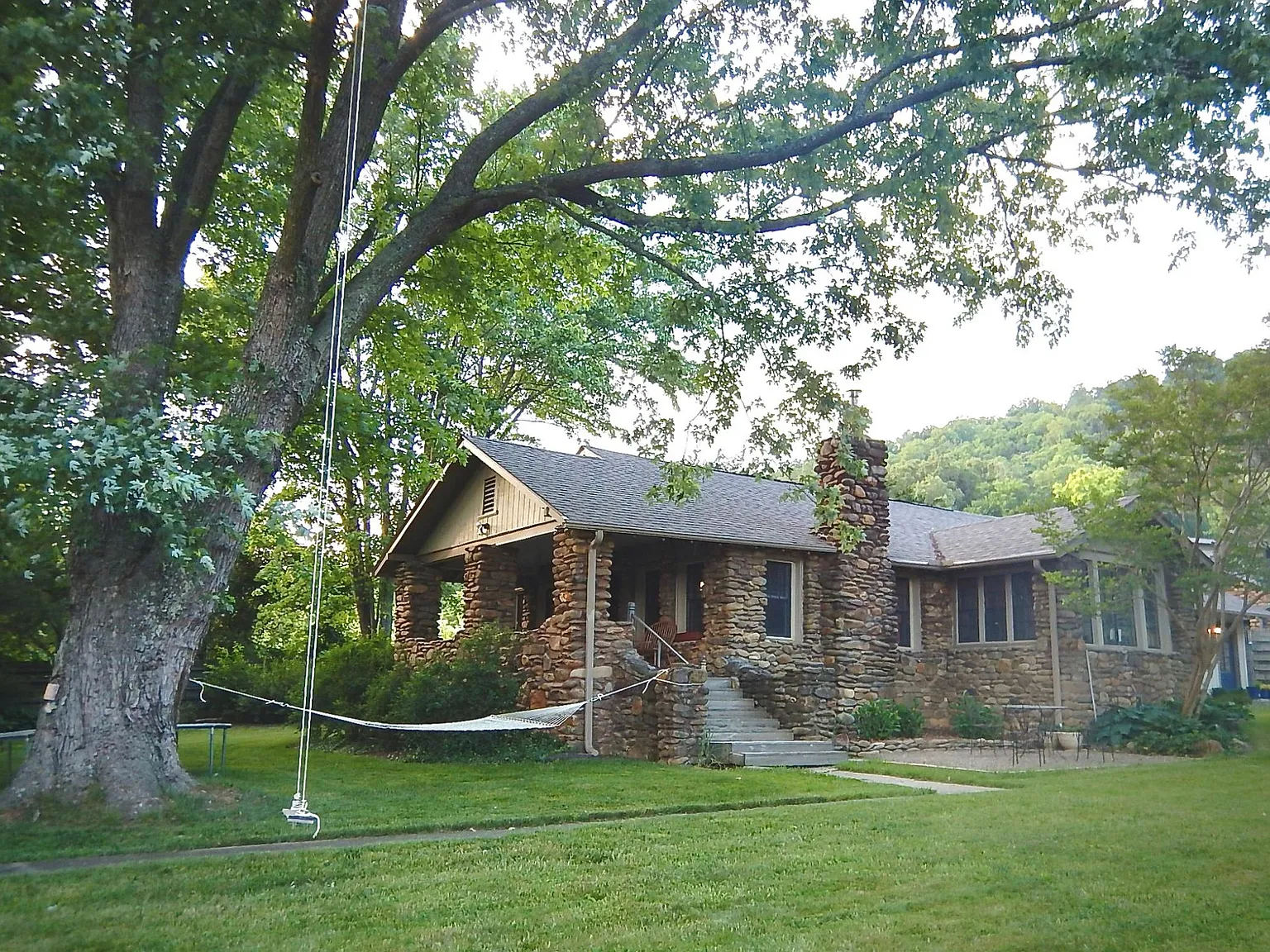 681 Bee Tree Rd — Photo 1