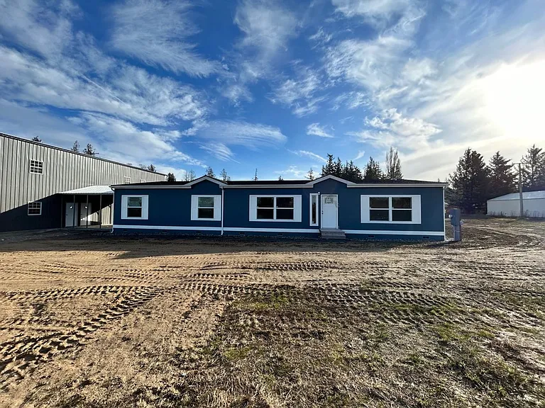 7420 Guide Meridian — Photo 8