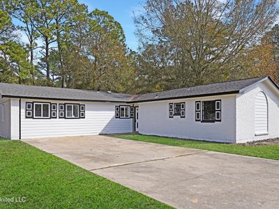 2230 Woodside Dr, Gautier, MS, 39553