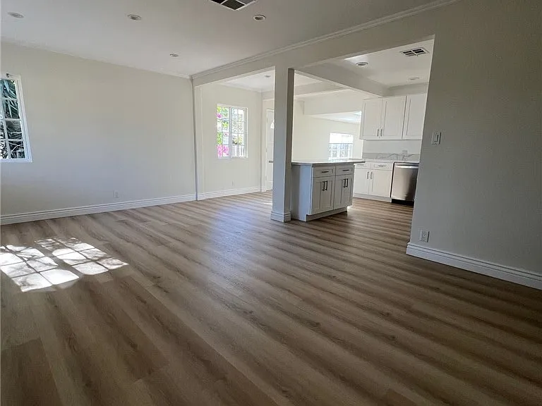 6653 Quakertown Ave — Photo 2