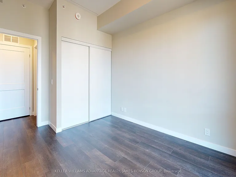 15 Queen St S #1008 — Photo 7