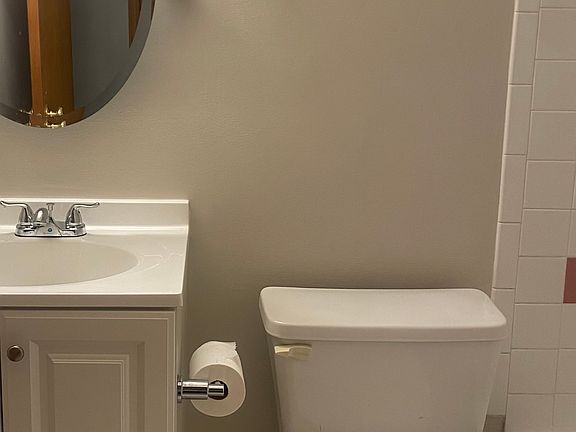 5th image of 475 N East River Rd APT 3