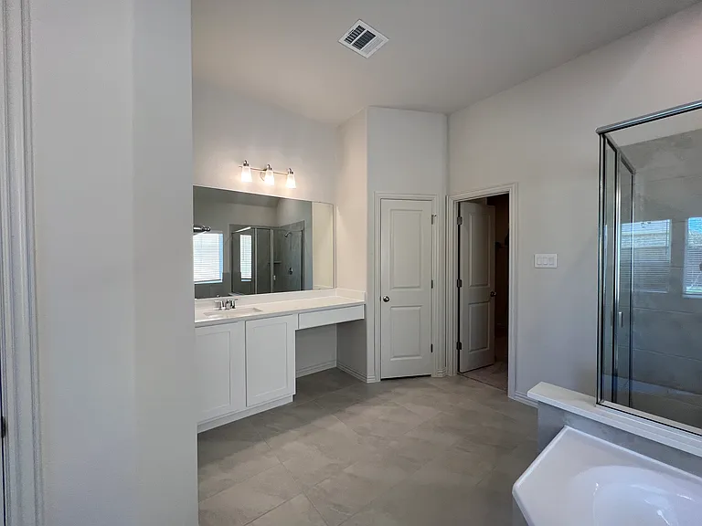 16108 Hidden Cove Dr — Photo 23
