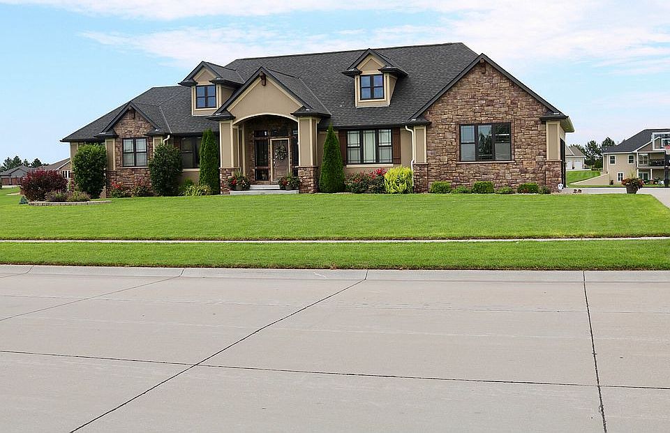 2nd image of 106 Sandbar Ln