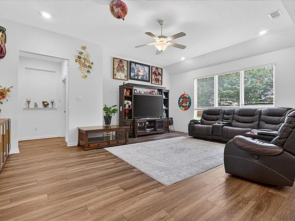 5th image of 1624 Pavin Ln