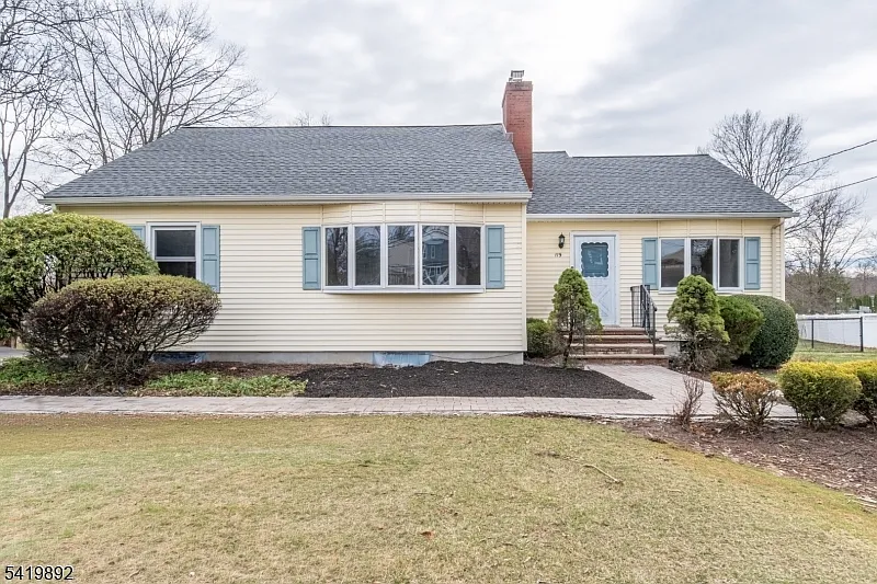 119 Reynolds Ave photo 1