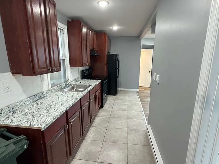 10 Grove Ter — Photo 1