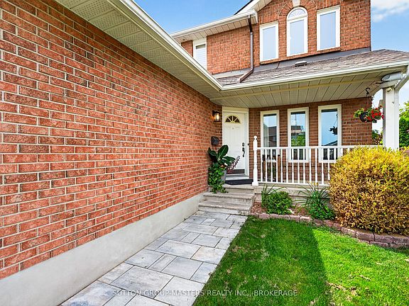 3rd image of 473 Evangeline Ave