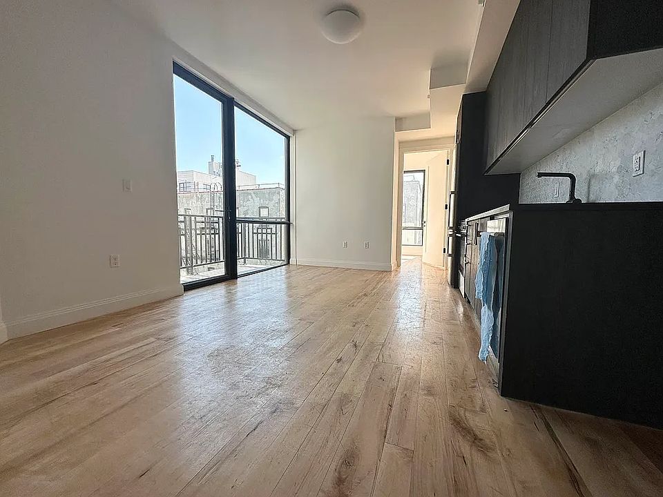 1st image of 564 Saint Johns Pl APT 617