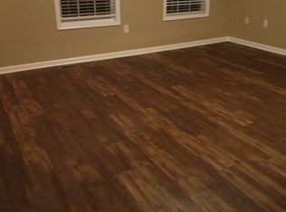 160 Topaz Ln, Inwood, WV 25428