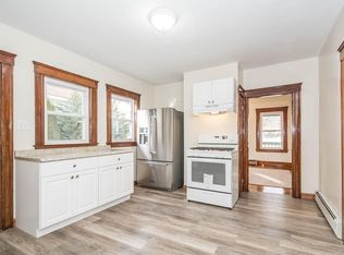 8 Blinkhorn Ave, Lowell, MA 01850