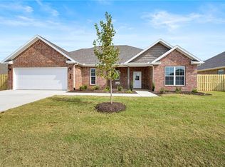 948 Estes Dr, Pea Ridge, AR 72751