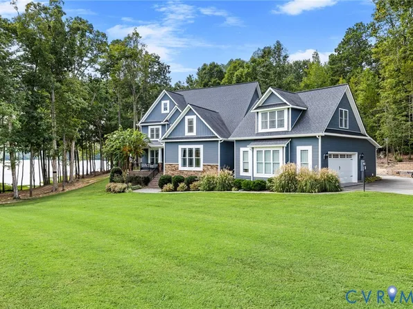 20018 Chesdin Harbor Dr, South Chesterfield, VA 23803