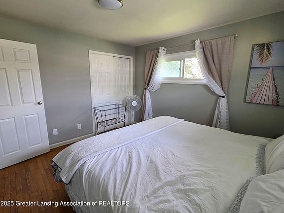 5th image of 1556 Greencrest Ave