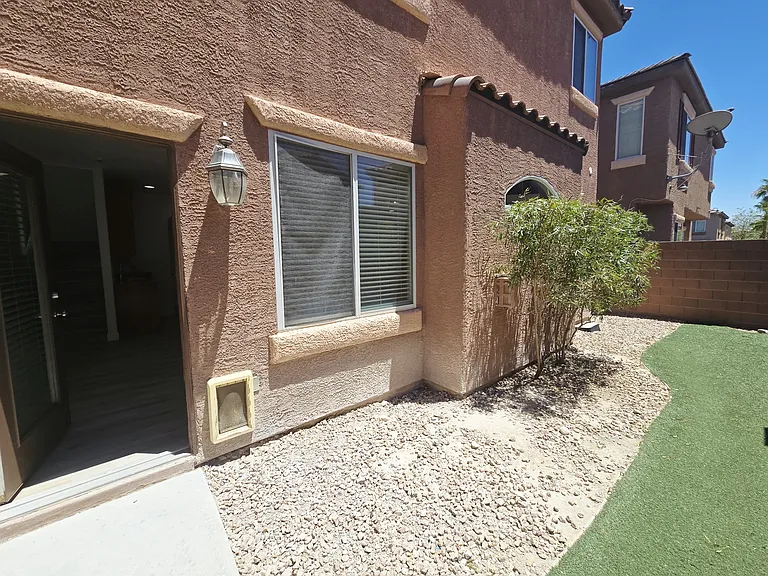 8237 Brilliant Pompon Pl — Photo 29