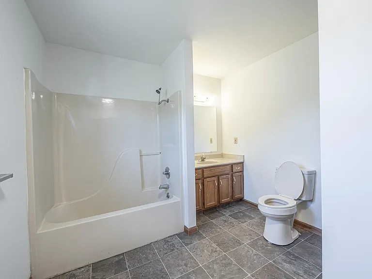 44 Arlington Ct — Photo 15