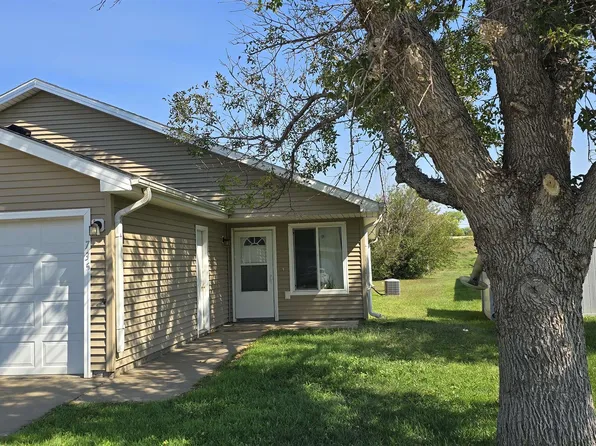 735 Faith Dr, Salina, KS 67401