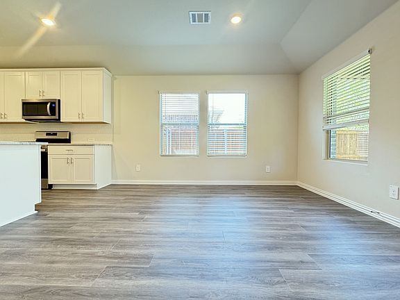 4th image of 3720 Canyon Dr