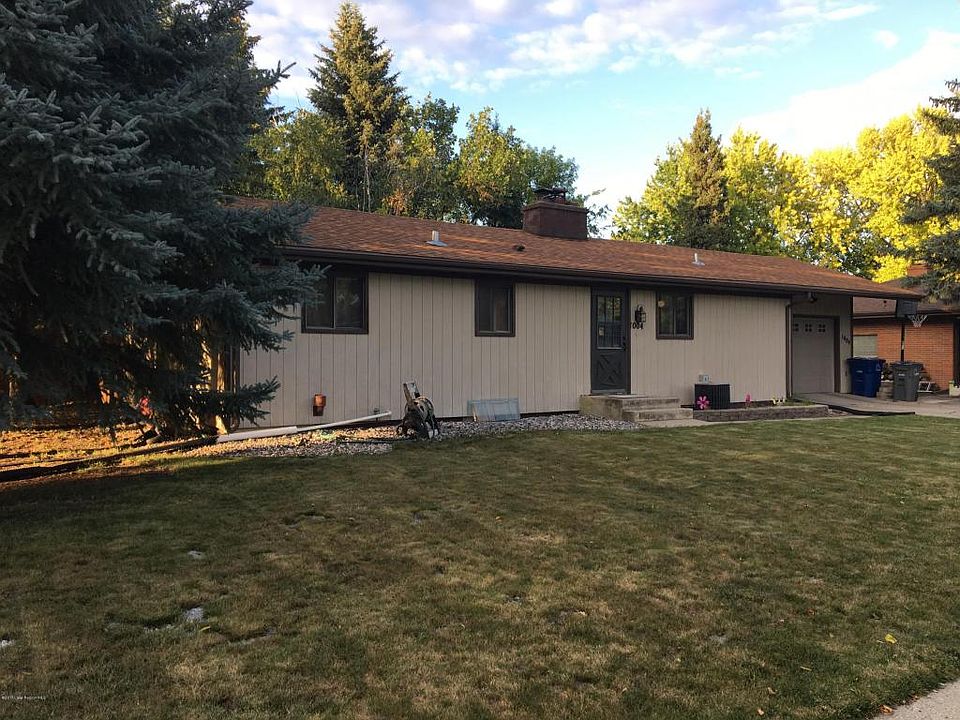 1st image of 1004 22nd Ave S