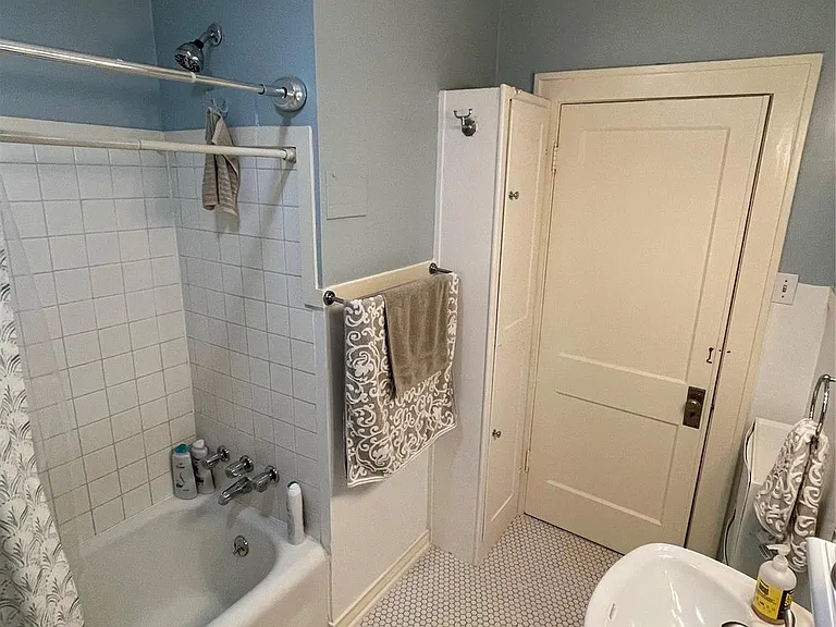 1604 Castle Ct — Photo 22