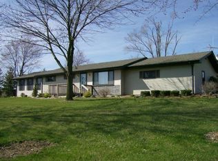 9227 Schlatter Rd, Leo, IN 46765