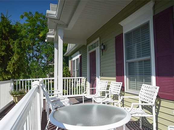 3rd image of 136 Hamlin Dr