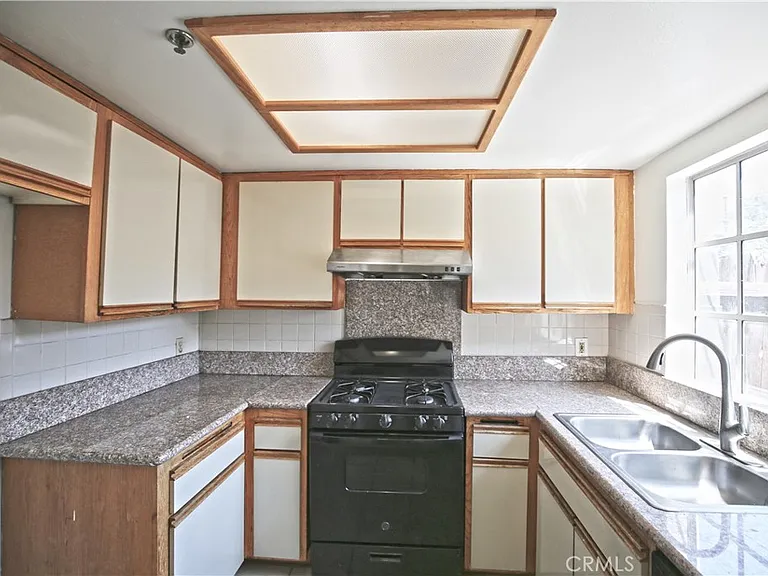 1211 Huntington Dr #F — Photo 9
