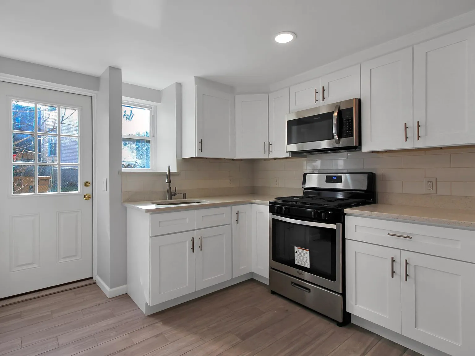 1 bed, 550 sqft, $2,000 — Photo 2