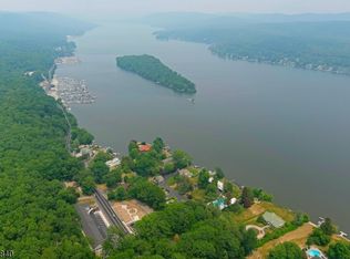 165 Lakeside Rd #8, West Milford, NJ 07421