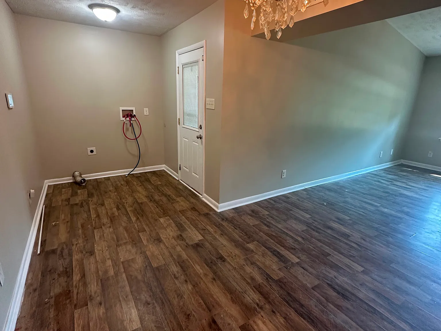 3 bed, 1.5 bath, 1088 sqft, $1,600 — Photo 3