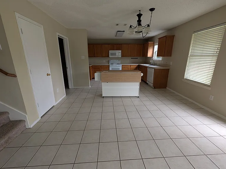 9812 Coolidge Dr — Photo 6