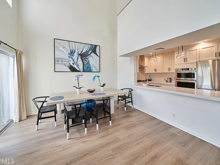 1617 S Beverly Glen Blvd #303 — Photo 19
