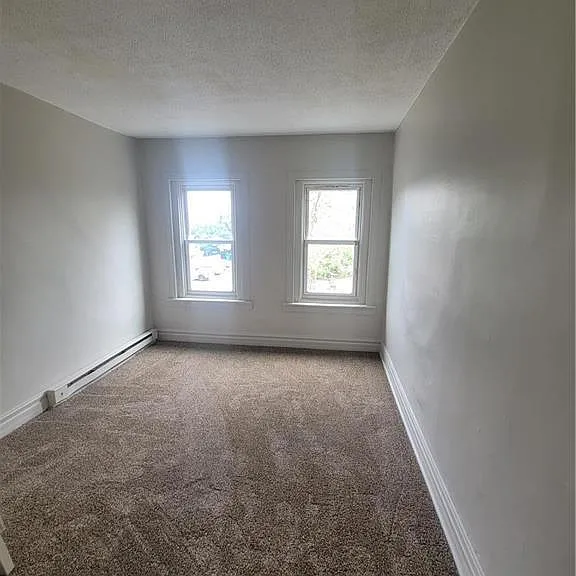 432 N Law St — Photo 5