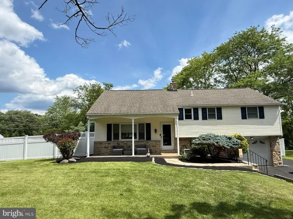 313 Upper Valley Rd, North Wales, PA 19454