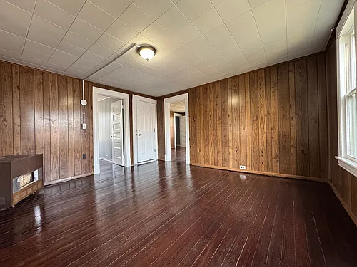 180 Monmouth Ave #3 Photo 1