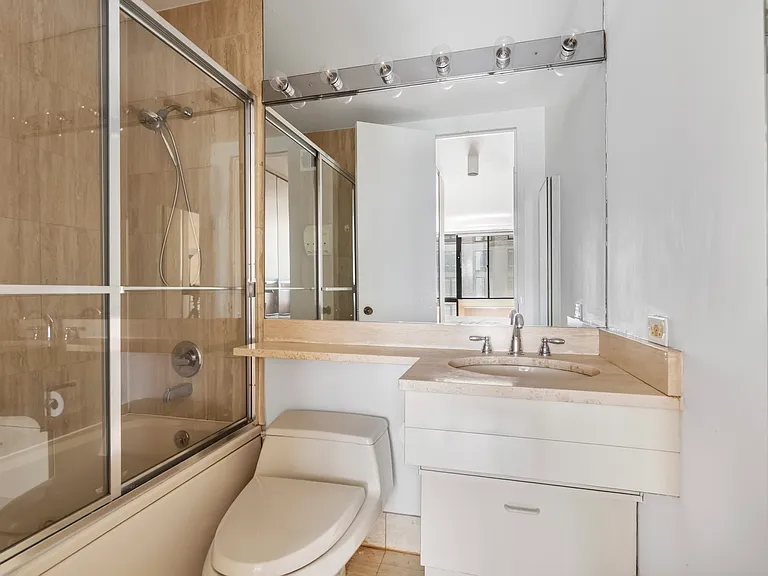 255 E 49th St #6B — Photo 6