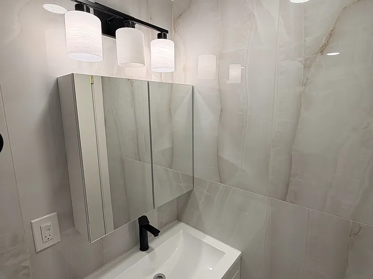 93 Clunie Ave #BASEMENT — Photo 20