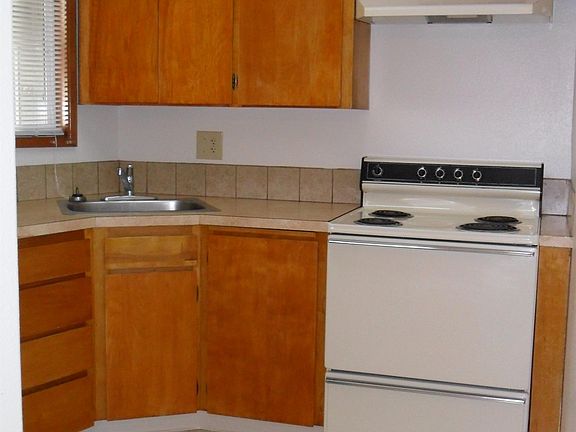 3rd image of 365 Madrona Ave SE #B-8
